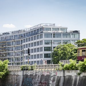 Architekturbeton, Betonfertigteile, Gesims- und Balkonelemente, B:HUB Kynaststrasse Berlin