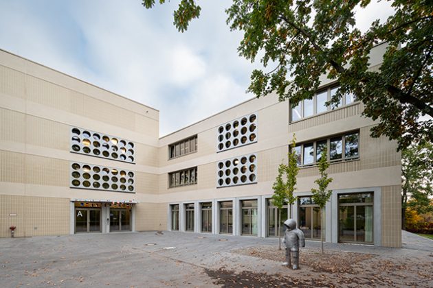 Architekturbeton, Betonfertigteile, Lew-Tolstoi Grundschule Berlin